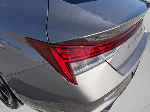 Used 2023 Hyundai Elantra Limited image 34