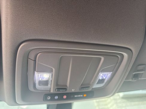 Used 2020 GMC Sierra 1500 Elevation w/ Elevation Value Package image 17