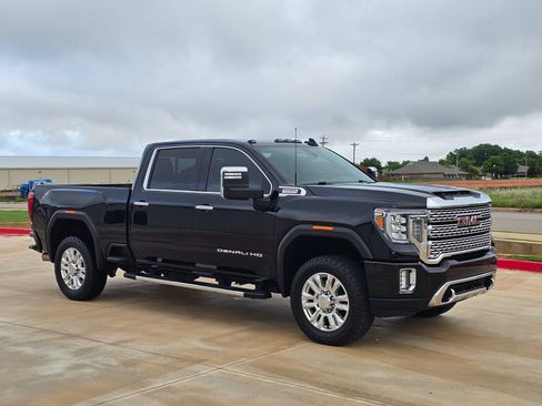Used 2020 GMC Sierra 3500 Denali w/ Denali Ultimate Package AWD/4WD image 2