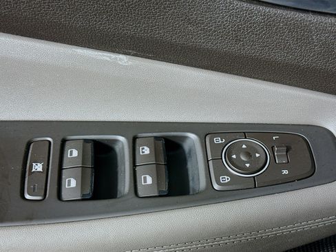 Used 2020 Hyundai Santa Fe SE image 23