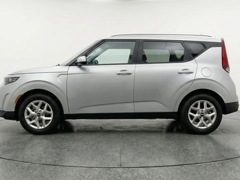 Used 2025 Kia Soul LX w/ LX Technology Package image 5