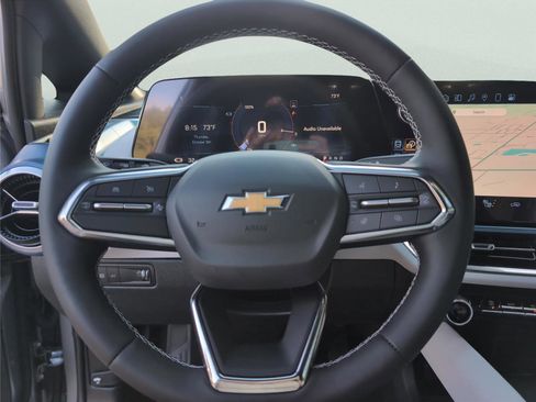 New 2025 Chevrolet Equinox EV LT image 19