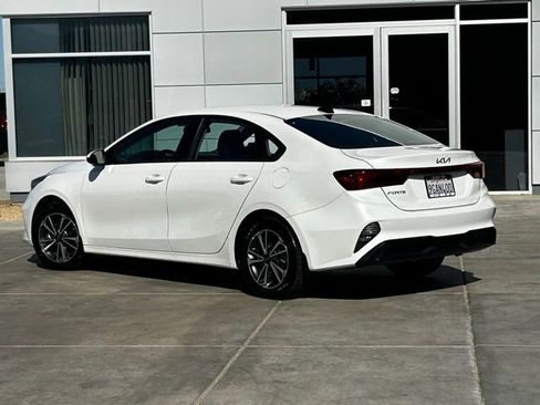 Used 2023 Kia Forte LXS w/ LXS Technology Package image 4