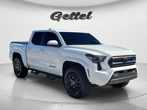 Certified 2024 Toyota Tacoma SR5 AWD/4WD image 2