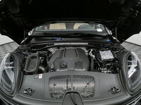 New 2026 Porsche Macan AWD image 34