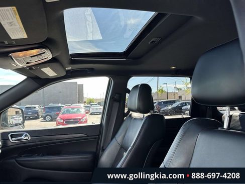 Used 2019 Jeep Grand Cherokee Altitude AWD/4WD image 18