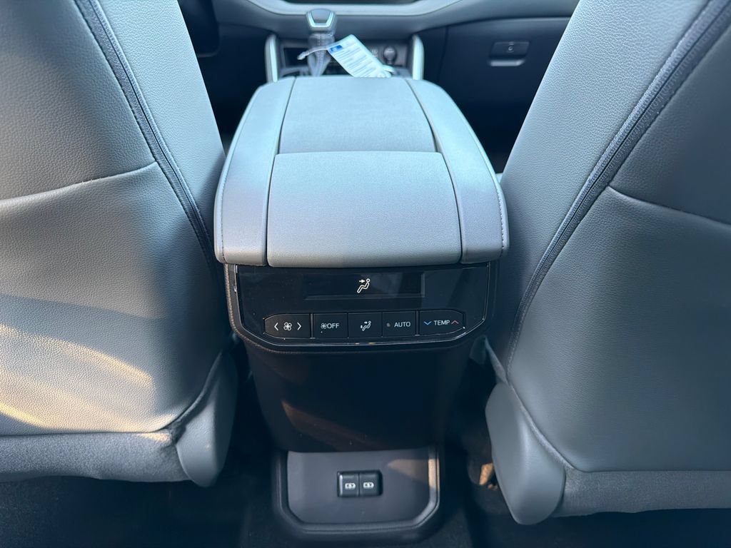 New 2026 Toyota Highlander XLE AWD/4WD image 27