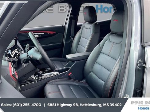 Used 2025 Chevrolet TrailBlazer RS w/ Convenience Package FWD image 18