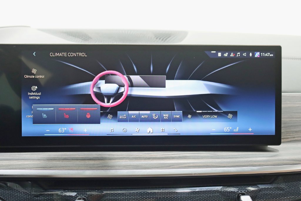 Used 2024 BMW X7 xDrive40i w/ M Sport Package AWD/4WD image 24
