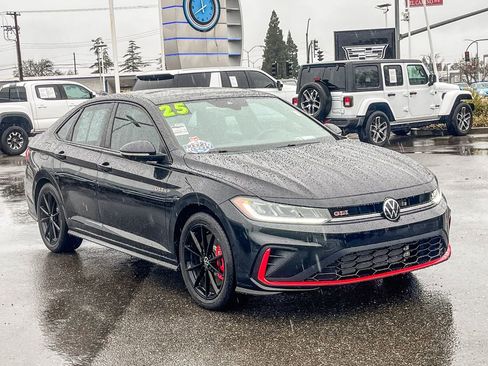 Used 2025 Volkswagen Jetta GLI Autobahn image 5