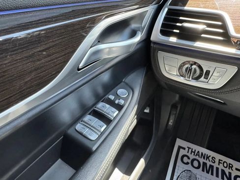 Used 2022 BMW 740i w/ Premium Package RWD image 29