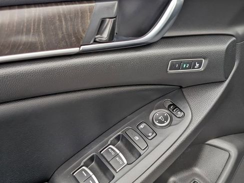 Used 2018 Honda Accord EX-L image 16