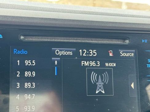 Used 2018 Toyota Tacoma TRD Sport image 29