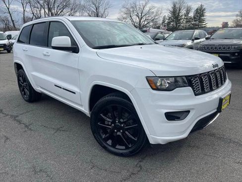 Certified 2021 Jeep Grand Cherokee Laredo X AWD/4WD image 1