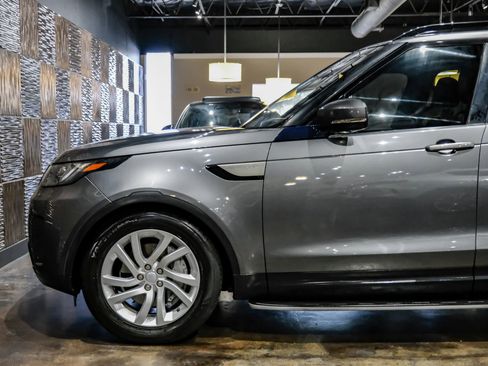 Used 2018 Land Rover Discovery SE AWD/4WD image 13