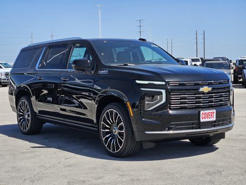 New 2026 Chevrolet Suburban High Country AWD/4WD image 2