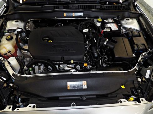 Used 2018 Ford Fusion SE w/ Fusion SE Technology Package FWD image 22