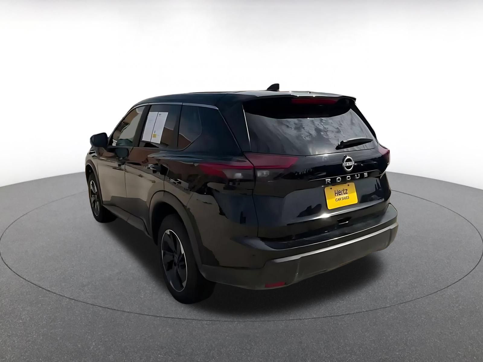 Used 2025 Nissan Rogue SV FWD image 10