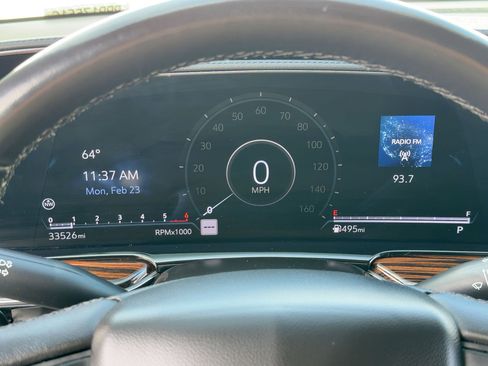 Certified 2023 Cadillac Escalade ESV Luxury image 18