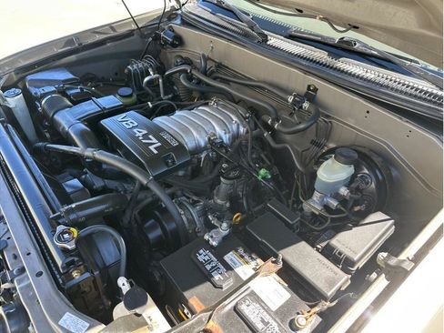 Used 2004 Toyota Sequoia SR5 RWD image 26