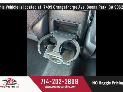 Used 2005 Toyota Matrix XR FWD image 40