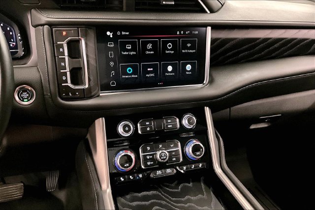 Used 2024 GMC Yukon XL Denali AWD/4WD image 31