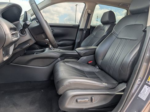 Used 2023 Honda HR-V EX-L image 11