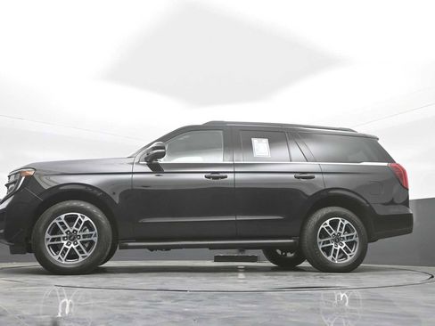 Used 2025 Ford Expedition Active AWD/4WD image 23