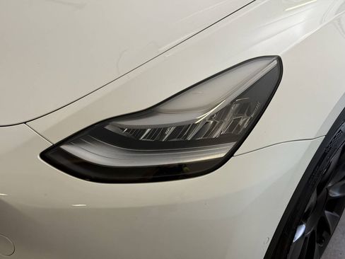 Used 2021 Tesla Model Y Long Range AWD/4WD image 22