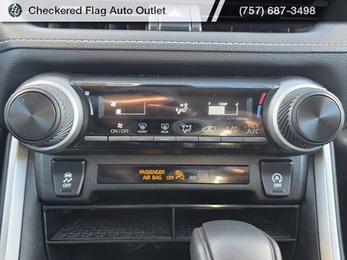 Used 2021 Toyota RAV4 LE image 32