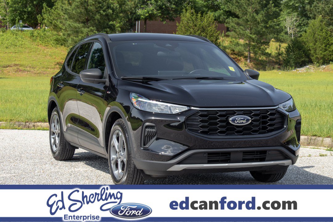 Used 2025 Ford Escape ST-Line w/ Tech Pack #1 FWD image 1
