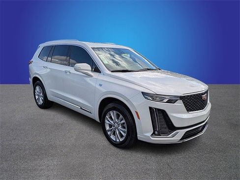 New 2025 Cadillac XT6 Luxury image 7