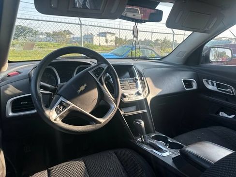 Used 2017 Chevrolet Equinox LT FWD image 12