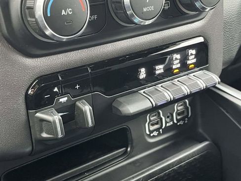 Used 2021 RAM 1500 Big Horn image 31