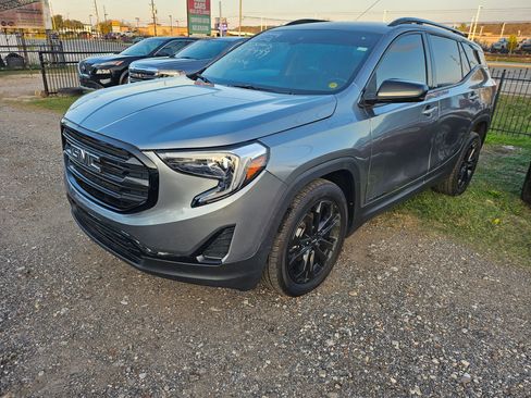 Used 2021 GMC Terrain SLE w/ Driver Convenience Package FWD image 1