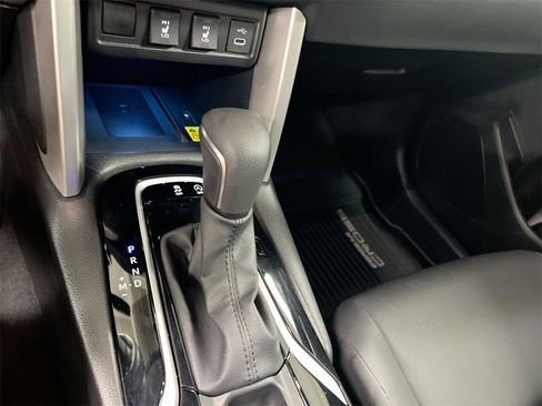 Used 2023 Toyota Corolla Cross XLE image 16