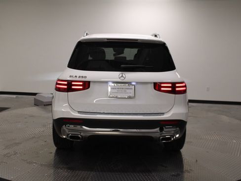 Certified 2025 Mercedes-Benz GLB 250 image 4