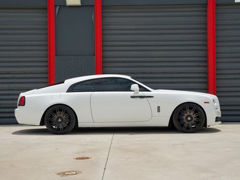 Used 2019 Rolls-Royce Wraith RWD image 16