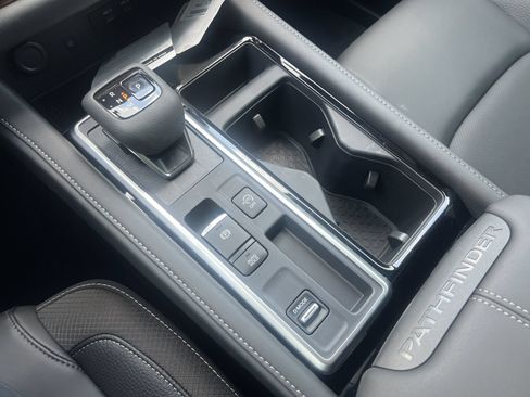 New 2026 Nissan Pathfinder SL w/ SL Premium Package FWD image 8