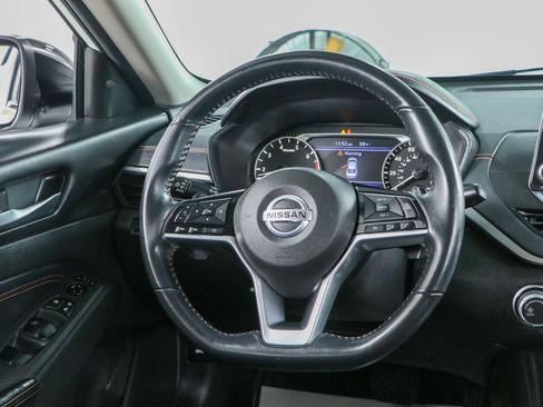 Used 2021 Nissan Altima 2.5 SR w/ SR Premium Package FWD image 12