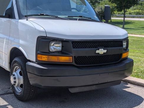 Used 2008 Chevrolet Express 3500 image 11