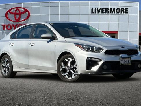 Used 2021 Kia Forte LXS FWD image 2