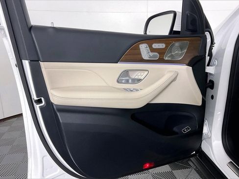 Used 2025 Mercedes-Benz GLS 450 GLS 450 image 15