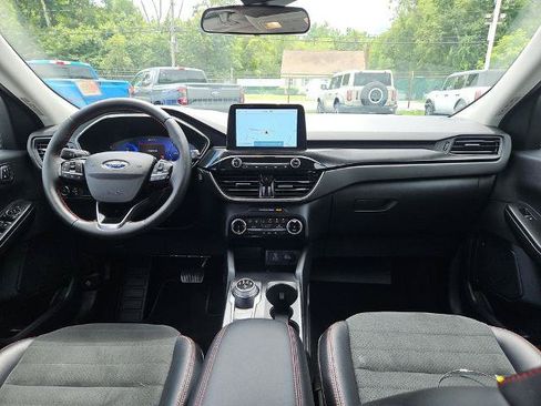 Certified 2022 Ford Escape SEL w/ SEL Stealth AWD Package image 2