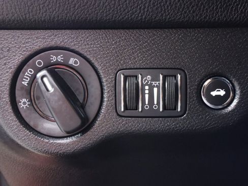 Used 2021 Dodge Challenger SXT RWD image 10