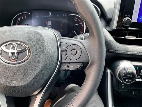 Used 2023 Toyota RAV4 XLE Premium FWD image 25