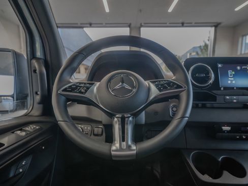 New 2025 Mercedes-Benz Sprinter 2500 image 8