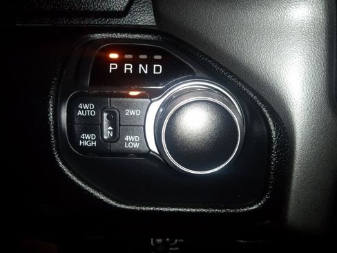 Used 2019 RAM 1500 Big Horn AWD/4WD image 16