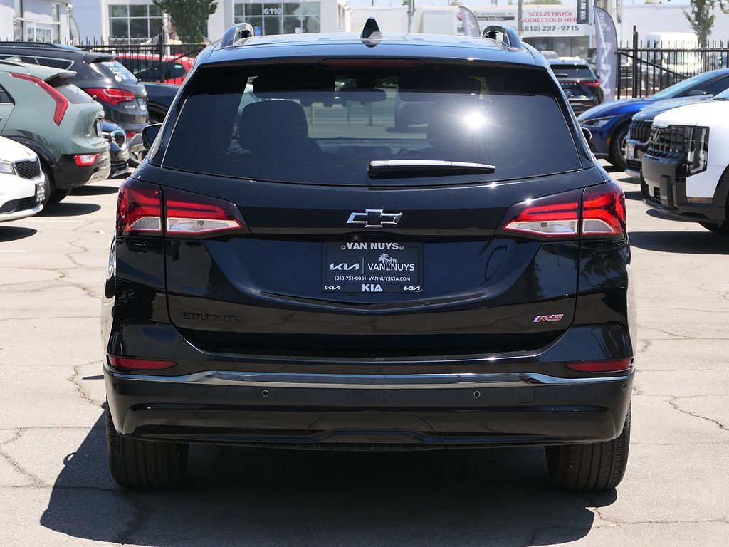 Used 2023 Chevrolet Equinox RS w/ RS Leather Package FWD image 5
