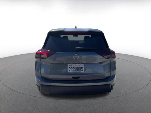 Used 2025 Nissan Rogue SV image 12